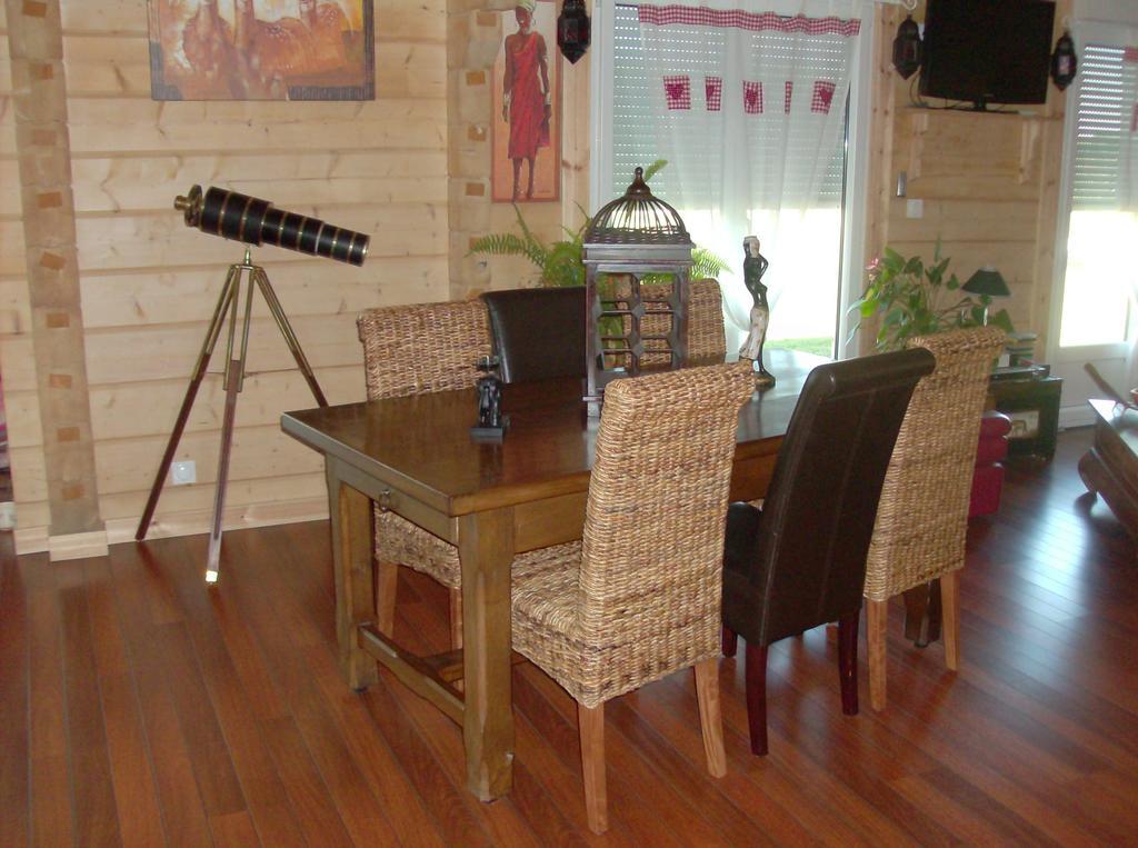 Le Chalet Des 4 Saisons Mers-sur-Indre Bagian luar foto